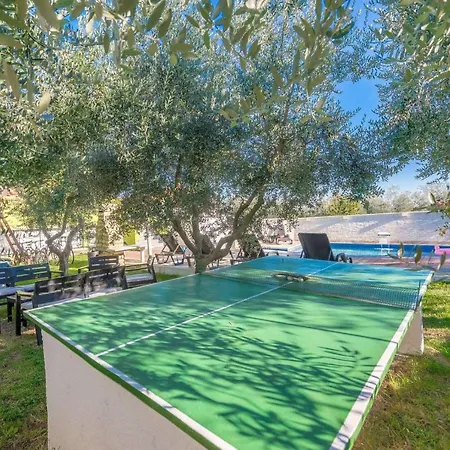 ヴィラ 4 Pistachio With Pool And Green Garden *