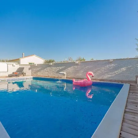 4 Pistachio With Pool And Green Garden ヴィラ *